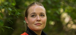 Emma Howell headshot